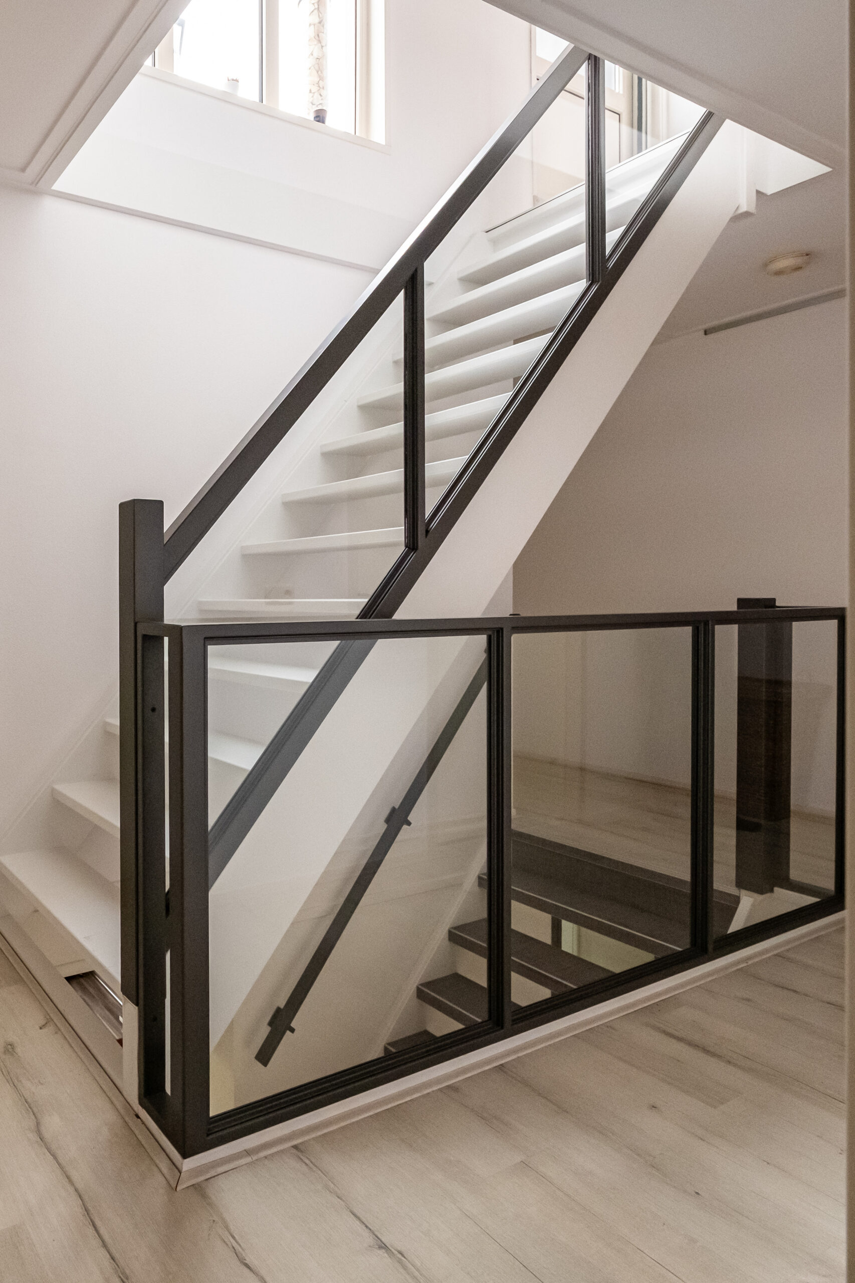 Maatwerk trap met balustrade