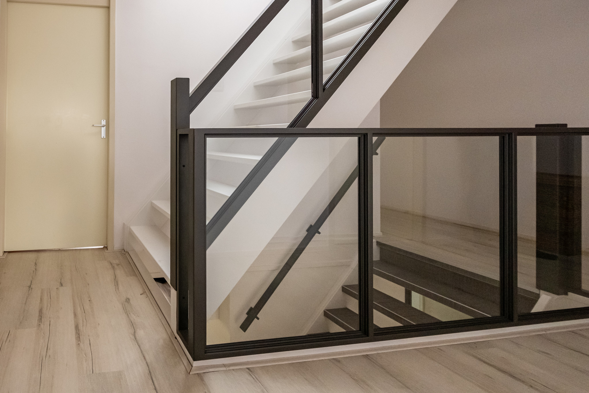 Maatwerk trap met balustrade